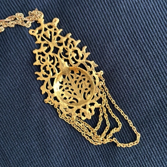 Beautiful Vintage gold tone necklace!! - Picture 6 of 7